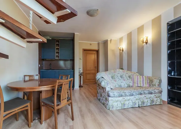 Apartment Guesthost - Roomy&cozy With Shared Terrace Rom