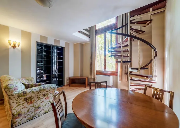 Guesthost - Roomy&cozy With Shared Terrace Apartment